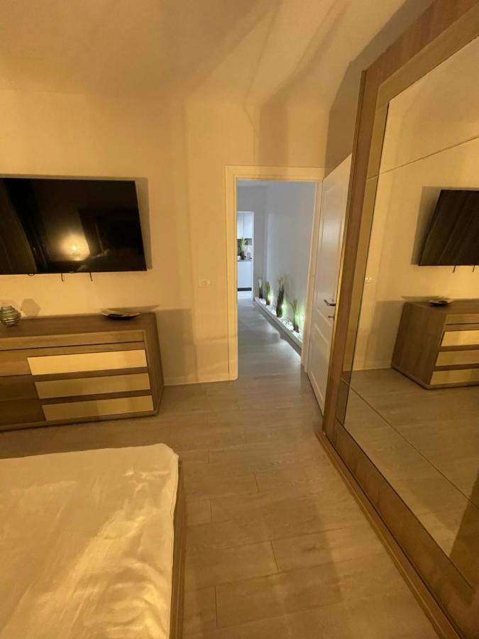 Oxana Apartments - 3 Camere - Timişoara Buitenkant foto