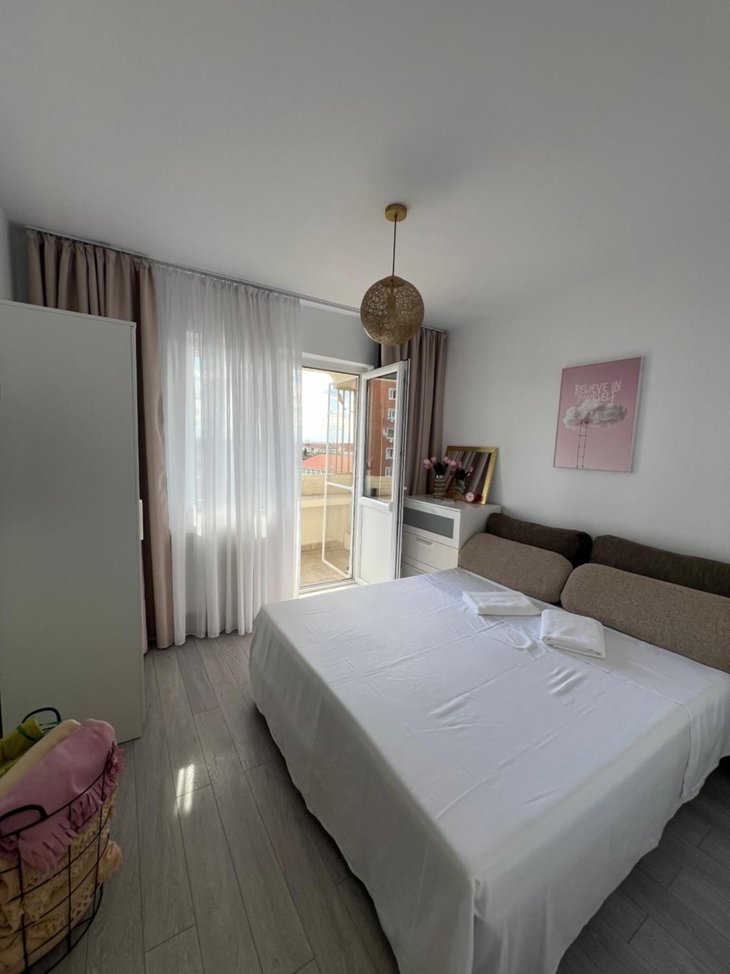 Oxana Apartments - 3 Camere - Timişoara Buitenkant foto